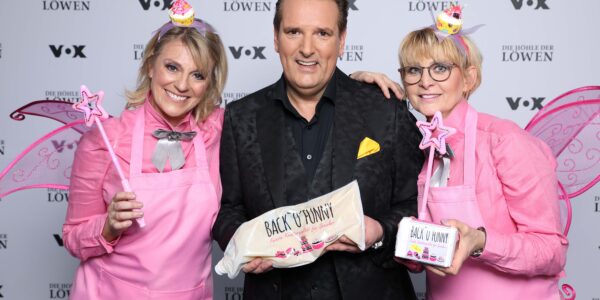 Sabine Kämper, Ralf Dümmel und Gisela Hüsges-Schnabel mit BACK'O'FUNNY am Set von 