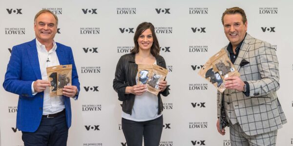 Dr. Georg Kofler, Katharina Bickel und Ralf Dümmel mit CATLABS am Set von 