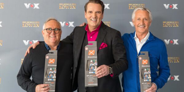 Peter Mucha, Ralf Dümmel und Werner Mucha mit FLEXMED am Set von 