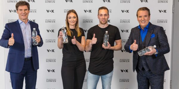 Carsten Maschmeyer, Sonja Wüpping, Jan Oostendorp und Ralf Dümmel mit FLOWKISS am Set von 