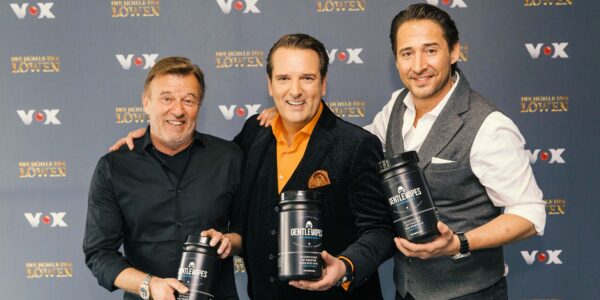 Gerhard Pletschacher, Ralf Dümmel und Dustin Weidenhiller mit GENTLEMONKEYS am Set von 