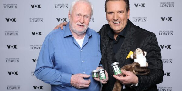 Klaus Stottki und Ralf Dümmel mit GOMAGO am Set von 