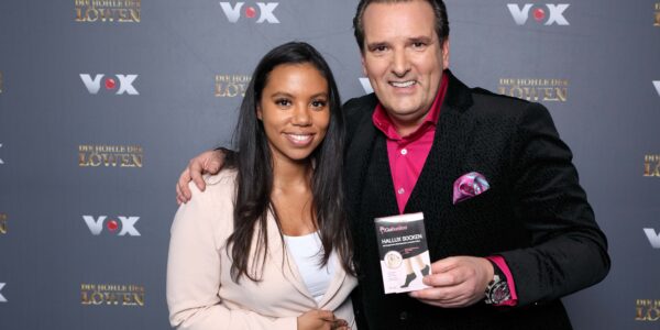 Sarita Bradley und Ralf Dümmel mit GoBunion am Set von 