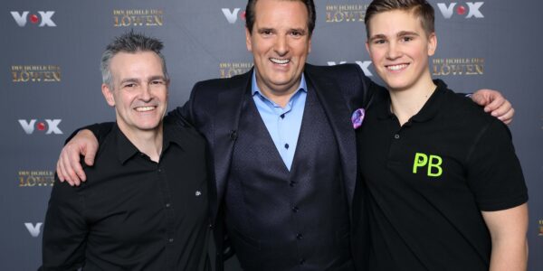 Ralf Rongen, Ralf Dümmel und Max Rongen am Set von 