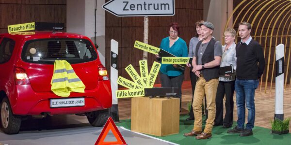 Das Team von Pannenfächer bei ihrem Pitch am Set von