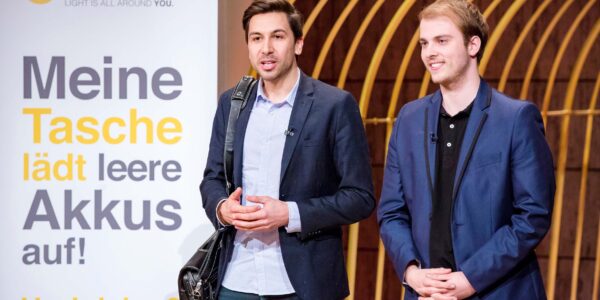 Stefan Ponsold und Philip Slaper bei ihrem Pitch für Sunny Bag am Set von