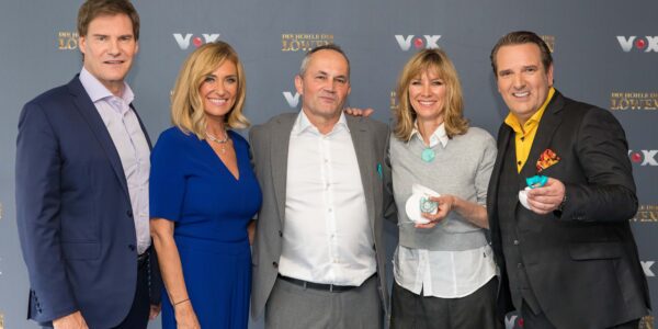 Carsten Maschmeyer, Dagmar Wöhrl, Dr. Jörg Köhler, Bianca Berk und Ralf Dümmel mit bruXane am Set von 