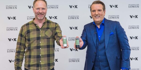 Stefan Hinüber und Ralf Dümmel mit dem soapflaker am Set von 